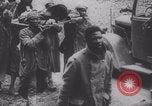 Image Les soldats allemands marchaient Aisne France, 1940, de la seconde 21 séquences d'archives historiques vidéo 65675079326