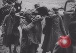 Image Les soldats allemands marchaient Aisne France, 1940, de la seconde 22 séquences d'archives historiques vidéo 65675079326