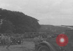 Standbild Das französische Panzerkanzel Marine Regiment bereitet Fahrzeuge vor Europa, 1944, aus Sekunde 13 historischem Filmmaterial Videoclip 65675079337
