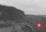Standbild Das französische Panzerkanzel Marine Regiment bereitet Fahrzeuge vor Europa, 1944, aus Sekunde 16 historischem Filmmaterial Videoclip 65675079337