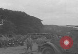 Standbild Das französische Panzerkanzel Marine Regiment bereitet Fahrzeuge vor Europa, 1944, aus Sekunde 17 historischem Filmmaterial Videoclip 65675079337