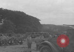 Standbild Das französische Panzerkanzel Marine Regiment bereitet Fahrzeuge vor Europa, 1944, aus Sekunde 18 historischem Filmmaterial Videoclip 65675079337