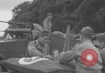 Standbild Das französische Panzerkanzel Marine Regiment bereitet Fahrzeuge vor Europa, 1944, aus Sekunde 43 historischem Filmmaterial Videoclip 65675079337