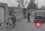 Immagine di Libero convoglio francese le Haye Du Puits WW2 La Haye Du Puits Francia, 1944, secondo 52 filmato di repertorio 65675079375