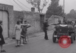 Immagine di Libero convoglio francese le Haye Du Puits WW2 La Haye Du Puits Francia, 1944, secondo 57 filmato di repertorio 65675079375