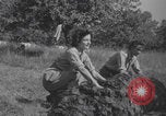 Immagine di Infermieri francesi in campo Lessay Francia, 1944, secondo 23 filmato di repertorio 65675079376