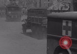 Immagine di Libero convoglio francese di ambulanza Periers Periers Francia, 1944, secondo 22 filmato di repertorio 65675079377