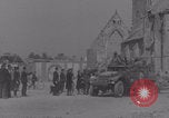 Immagine di I carri armati francesi in omaggio arrivano a Periers Periers Francia, 1944, secondo 56 filmato di repertorio 65675079379