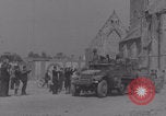 Immagine di I carri armati francesi in omaggio arrivano a Periers Periers Francia, 1944, secondo 57 filmato di repertorio 65675079379