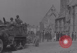 Immagine di I carri armati francesi in omaggio arrivano a Periers Periers Francia, 1944, secondo 61 filmato di repertorio 65675079379