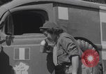 Immagine di L'infermiere francese applica il rossetto Francia, 1944, secondo 8 filmato di repertorio 65675079381