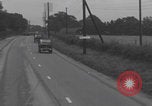 Standbild Free French 2nd Armored Division Konvoi England Southampton England, 1944, aus Sekunde 6 historischem Filmmaterial Videoclip 65675079382