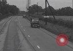 Standbild Free French 2nd Armored Division Konvoi England Southampton England, 1944, aus Sekunde 15 historischem Filmmaterial Videoclip 65675079382