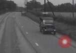 Standbild Free French 2nd Armored Division Konvoi England Southampton England, 1944, aus Sekunde 18 historischem Filmmaterial Videoclip 65675079382