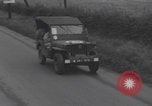 Standbild Free French 2nd Armored Division Konvoi England Southampton England, 1944, aus Sekunde 20 historischem Filmmaterial Videoclip 65675079382