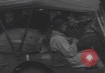 Standbild Free French 2nd Armored Division Konvoi England Southampton England, 1944, aus Sekunde 23 historischem Filmmaterial Videoclip 65675079382