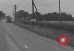 Standbild Free French 2nd Armored Division Konvoi England Southampton England, 1944, aus Sekunde 31 historischem Filmmaterial Videoclip 65675079382