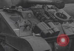 Standbild Free French 2nd Armored Division Konvoi England Southampton England, 1944, aus Sekunde 44 historischem Filmmaterial Videoclip 65675079382