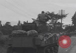 Standbild Free French 2nd Armored Division Konvoi England Southampton England, 1944, aus Sekunde 47 historischem Filmmaterial Videoclip 65675079382
