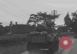 Standbild Free French 2nd Armored Division Konvoi England Southampton England, 1944, aus Sekunde 48 historischem Filmmaterial Videoclip 65675079382