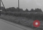 Standbild Free French 2nd Armored Division Konvoi England Southampton England, 1944, aus Sekunde 51 historischem Filmmaterial Videoclip 65675079382
