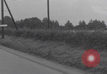 Standbild Free French 2nd Armored Division Konvoi England Southampton England, 1944, aus Sekunde 52 historischem Filmmaterial Videoclip 65675079382