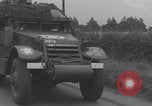 Standbild Free French 2nd Armored Division Konvoi England Southampton England, 1944, aus Sekunde 55 historischem Filmmaterial Videoclip 65675079382