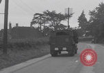 Standbild Free French 2nd Armored Division Konvoi England Southampton England, 1944, aus Sekunde 62 historischem Filmmaterial Videoclip 65675079382