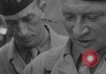 Immagine di Francese libero seconda divisione corazzata e ufficiali navali si incontrano Southampton, Inghilterra, 1944, secondo 34 filmato di repertorio 65675079383