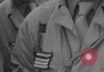 Immagine di Francese libero seconda divisione corazzata e ufficiali navali si incontrano Southampton, Inghilterra, 1944, secondo 36 filmato di repertorio 65675079383