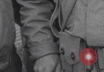 Immagine di Francese libero seconda divisione corazzata e ufficiali navali si incontrano Southampton, Inghilterra, 1944, secondo 41 filmato di repertorio 65675079383