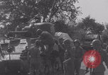 Standbild Free French 2nd Armored Division Ballon Frankreich Ballon Frankreich, 1944, aus Sekunde 15 historischem Filmmaterial Videoclip 65675079392