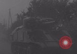 Standbild Free French 2nd Armored Division Ballon Frankreich Ballon Frankreich, 1944, aus Sekunde 33 historischem Filmmaterial Videoclip 65675079392