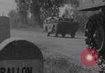 Standbild Free French 2nd Armored Division Ballon Frankreich Ballon Frankreich, 1944, aus Sekunde 55 historischem Filmmaterial Videoclip 65675079392