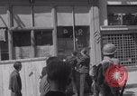 Image Affiche Hitler brûlée par les Français La Ferte France, 1944, de la seconde 14 séquences d'archives historiques vidéo 65675079395