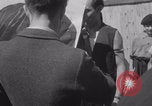 Image Affiche Hitler brûlée par les Français La Ferte France, 1944, de la seconde 17 séquences d'archives historiques vidéo 65675079395