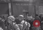 Image Affiche Hitler brûlée par les Français La Ferte France, 1944, de la seconde 22 séquences d'archives historiques vidéo 65675079395