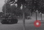 Immagine di M4 Sherman Tank Street lotta WW2 Antony Francia, 1944, secondo 25 filmato di repertorio 65675079399