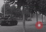 Immagine di M4 Sherman Tank Street lotta WW2 Antony Francia, 1944, secondo 26 filmato di repertorio 65675079399