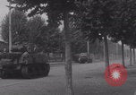 Immagine di M4 Sherman Tank Street lotta WW2 Antony Francia, 1944, secondo 31 filmato di repertorio 65675079399