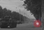 Immagine di M4 Sherman Tank Street lotta WW2 Antony Francia, 1944, secondo 44 filmato di repertorio 65675079399