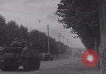 Immagine di M4 Sherman Tank Street lotta WW2 Antony Francia, 1944, secondo 47 filmato di repertorio 65675079399