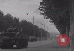 Immagine di M4 Sherman Tank Street lotta WW2 Antony Francia, 1944, secondo 49 filmato di repertorio 65675079399