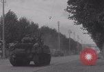 Immagine di M4 Sherman Tank Street lotta WW2 Antony Francia, 1944, secondo 51 filmato di repertorio 65675079399