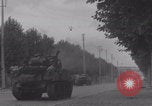 Immagine di M4 Sherman Tank Street lotta WW2 Antony Francia, 1944, secondo 54 filmato di repertorio 65675079399