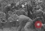 Image Tir de l'équipage d'artillerie en Normandie Normandie France, 1944, de la seconde 12 séquences d'archives historiques vidéo 65675079411