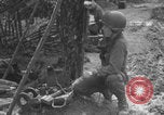 Image Tir de l'équipage d'artillerie en Normandie Normandie France, 1944, de la seconde 13 séquences d'archives historiques vidéo 65675079411