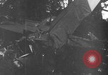 Standbild Bomberwrack Europa, 1944, aus Sekunde 21 historischem Filmmaterial Videoclip 65675079425