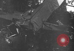 Standbild Bomberwrack Europa, 1944, aus Sekunde 29 historischem Filmmaterial Videoclip 65675079425