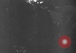 Standbild Bomberwrack Europa, 1944, aus Sekunde 31 historischem Filmmaterial Videoclip 65675079425